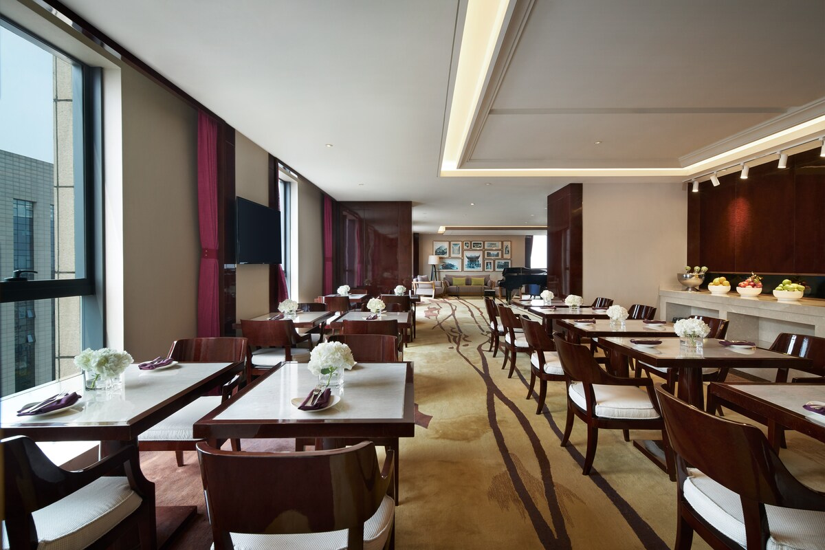Lounge Image