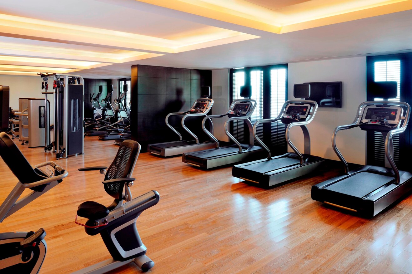 位于迪拜的酒店，设有健身中心