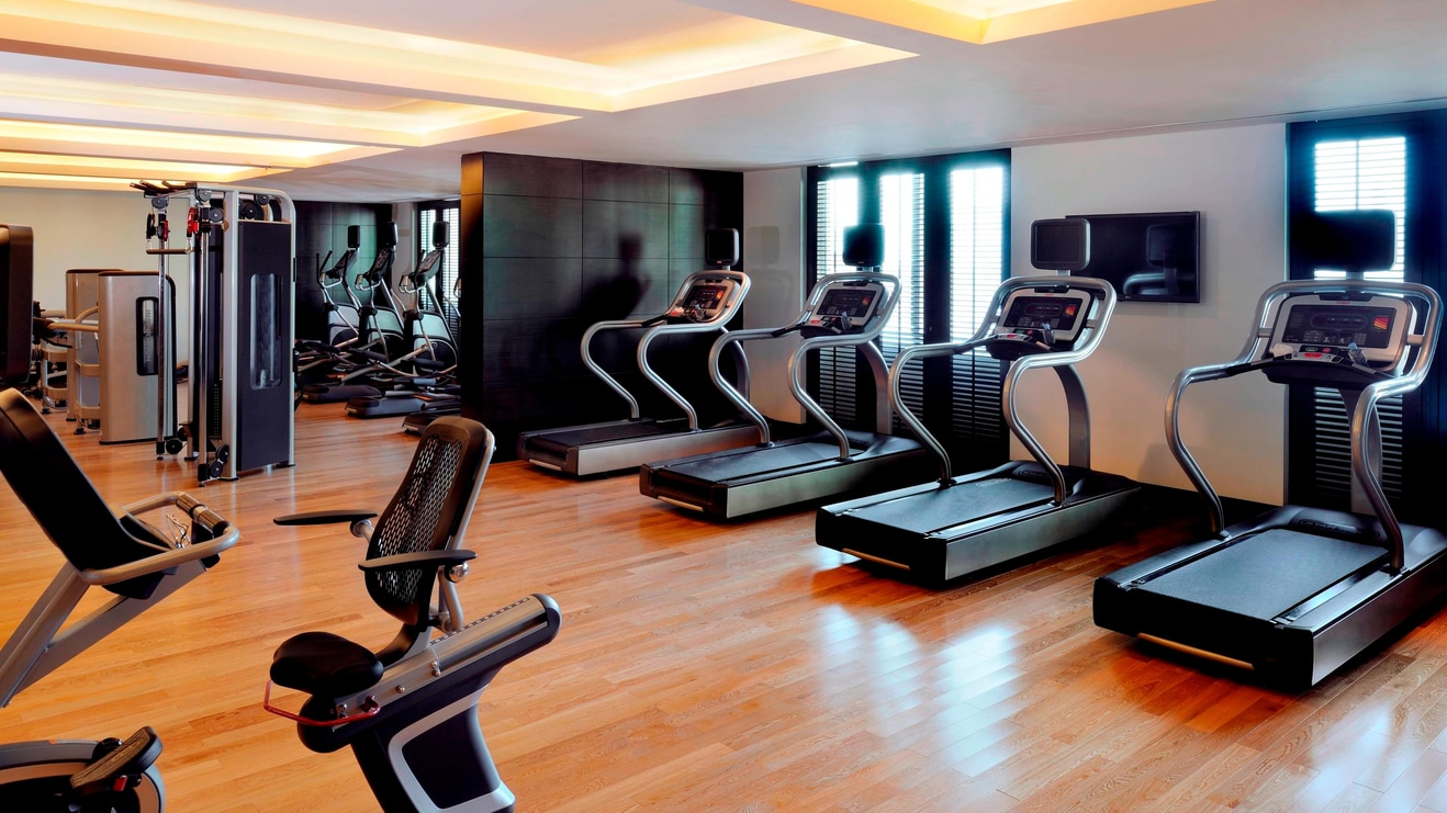 位于迪拜的酒店，设有健身中心