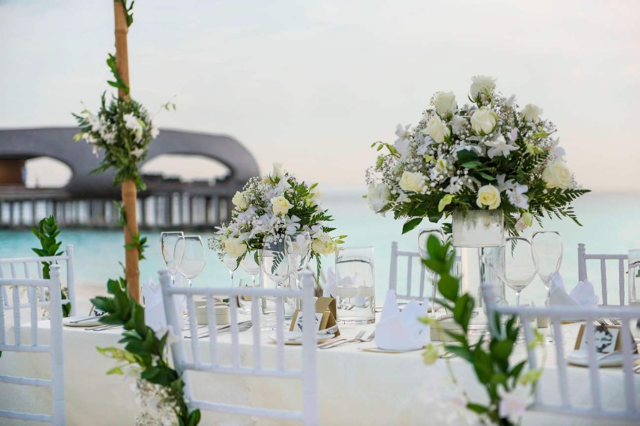海滩婚礼桌