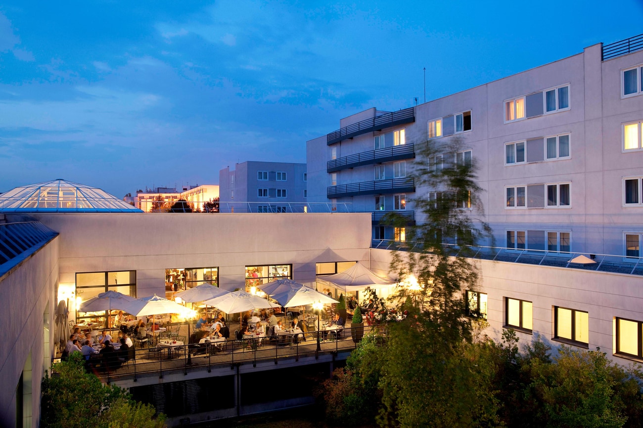 Restaurante con terraza en Roissy, cerca de aeropuerto de París