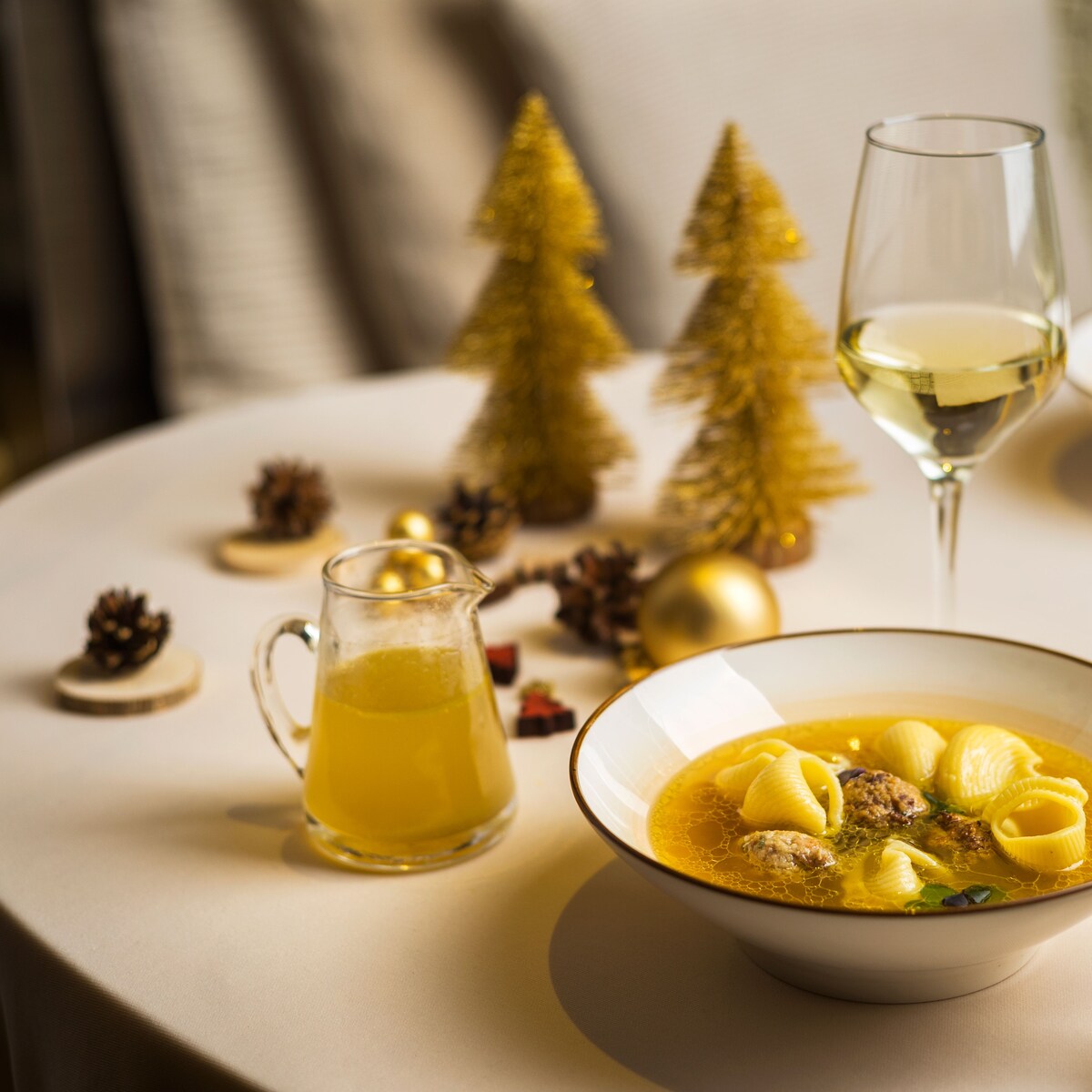 Christmas table setting