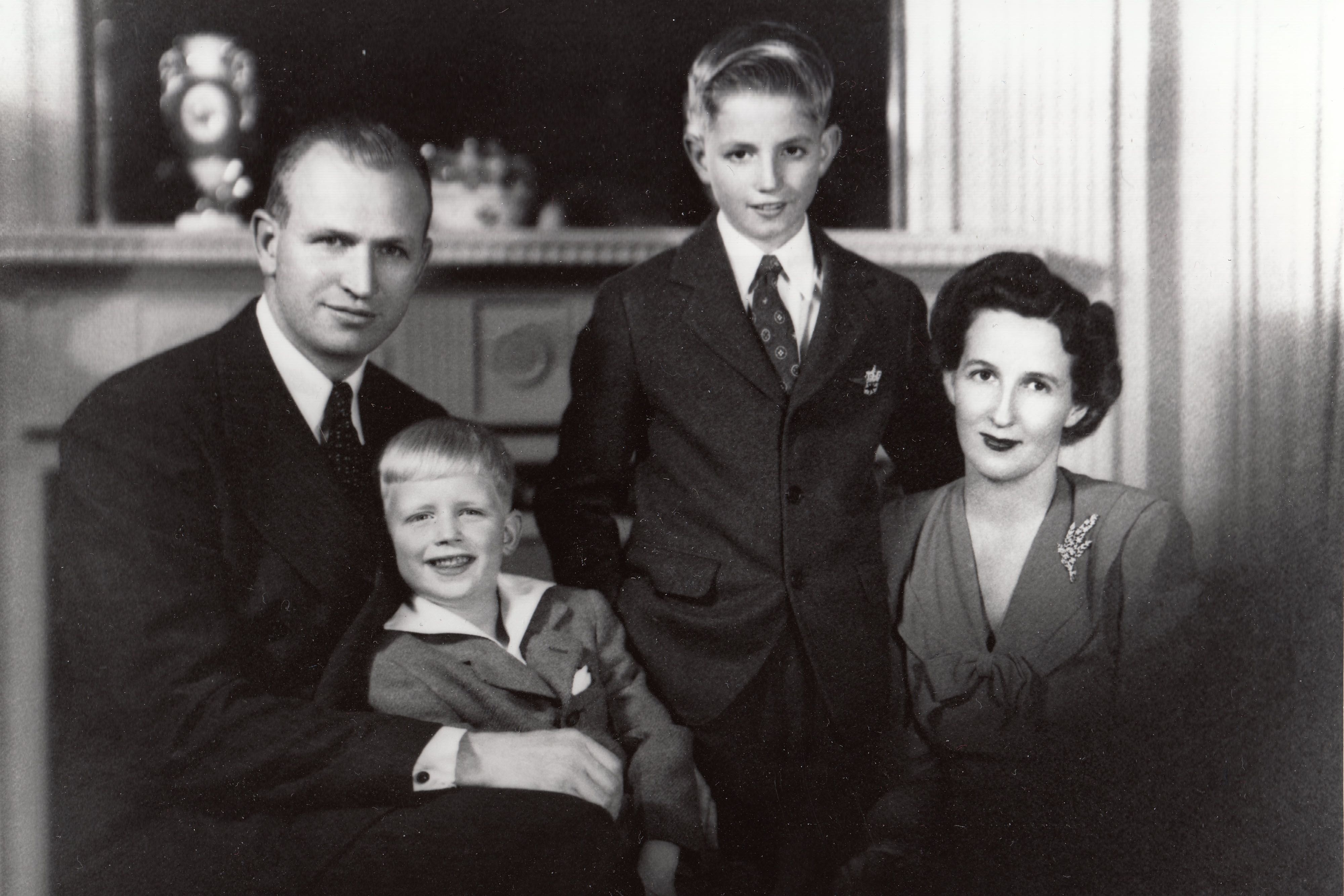 Marriott family portrait 1943