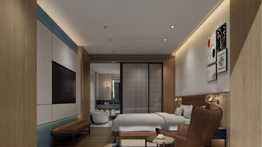 带浸泡式浴缸的套房景观