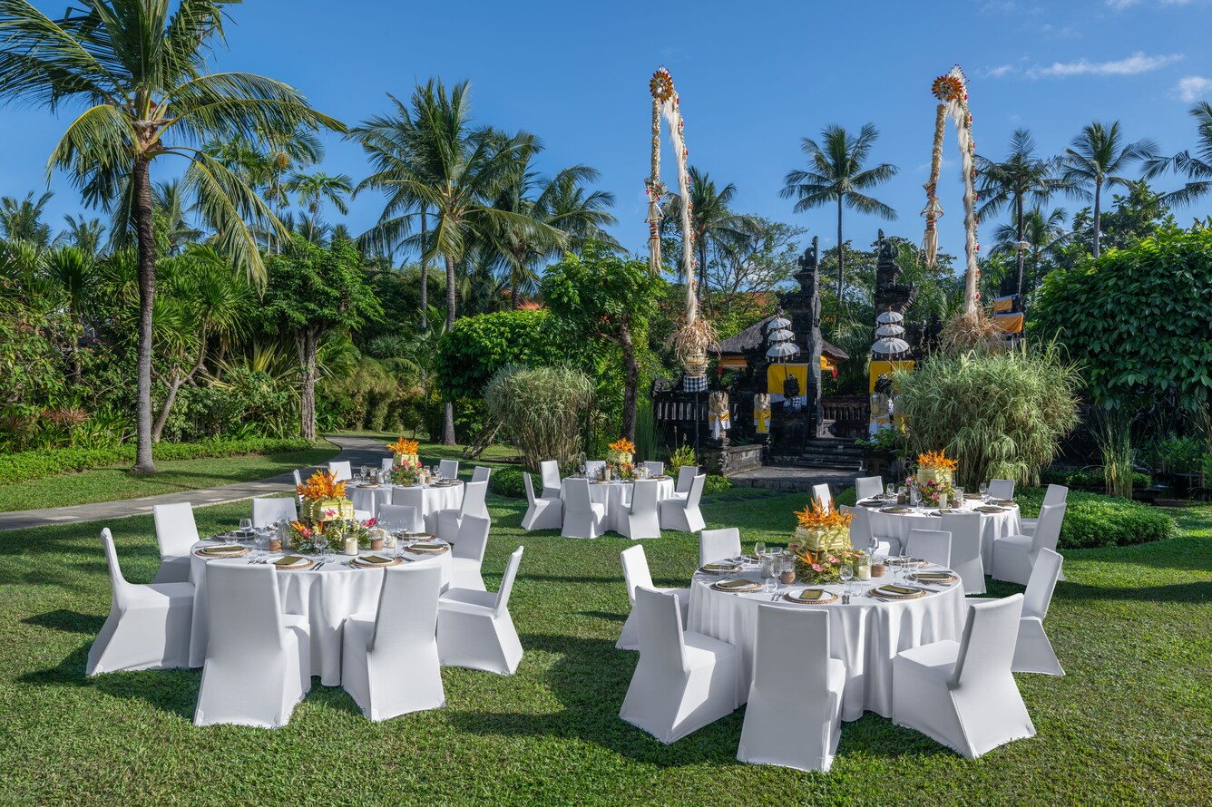 Round Table Temple Set Up