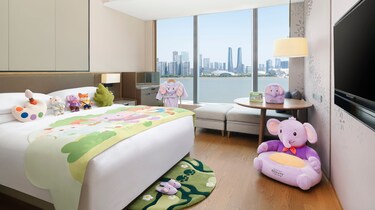 Family Guest Room, River View, 1 King Bed