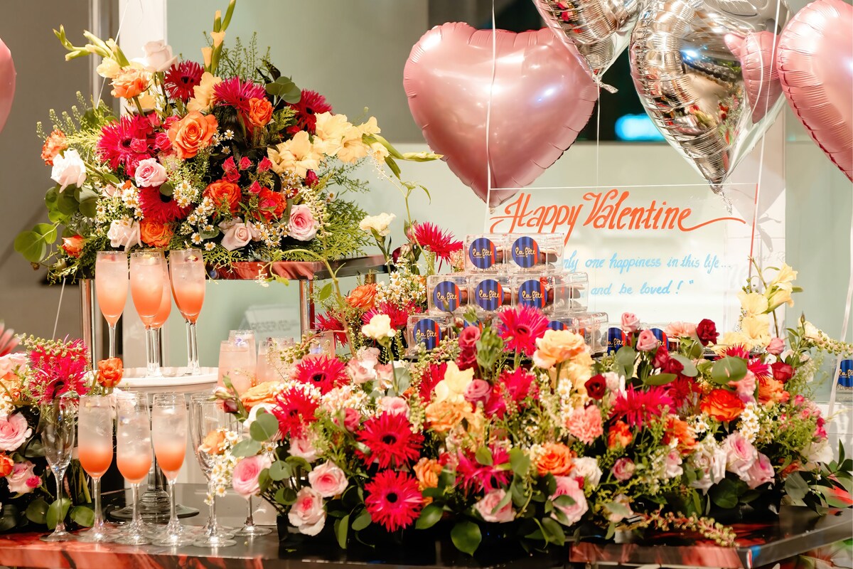 Romantic Valentine’s Day dinner with candlelight, 