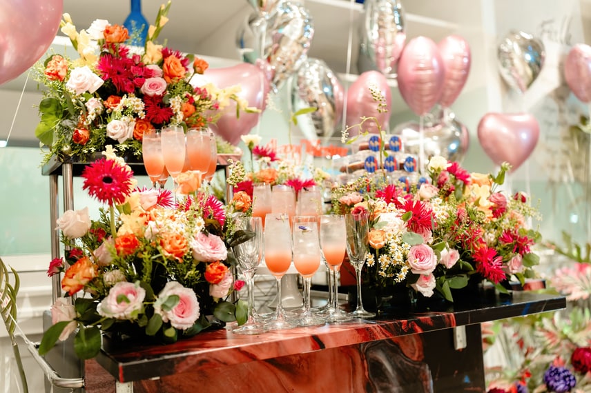 Romantic Valentine’s celebration with elegant ambi