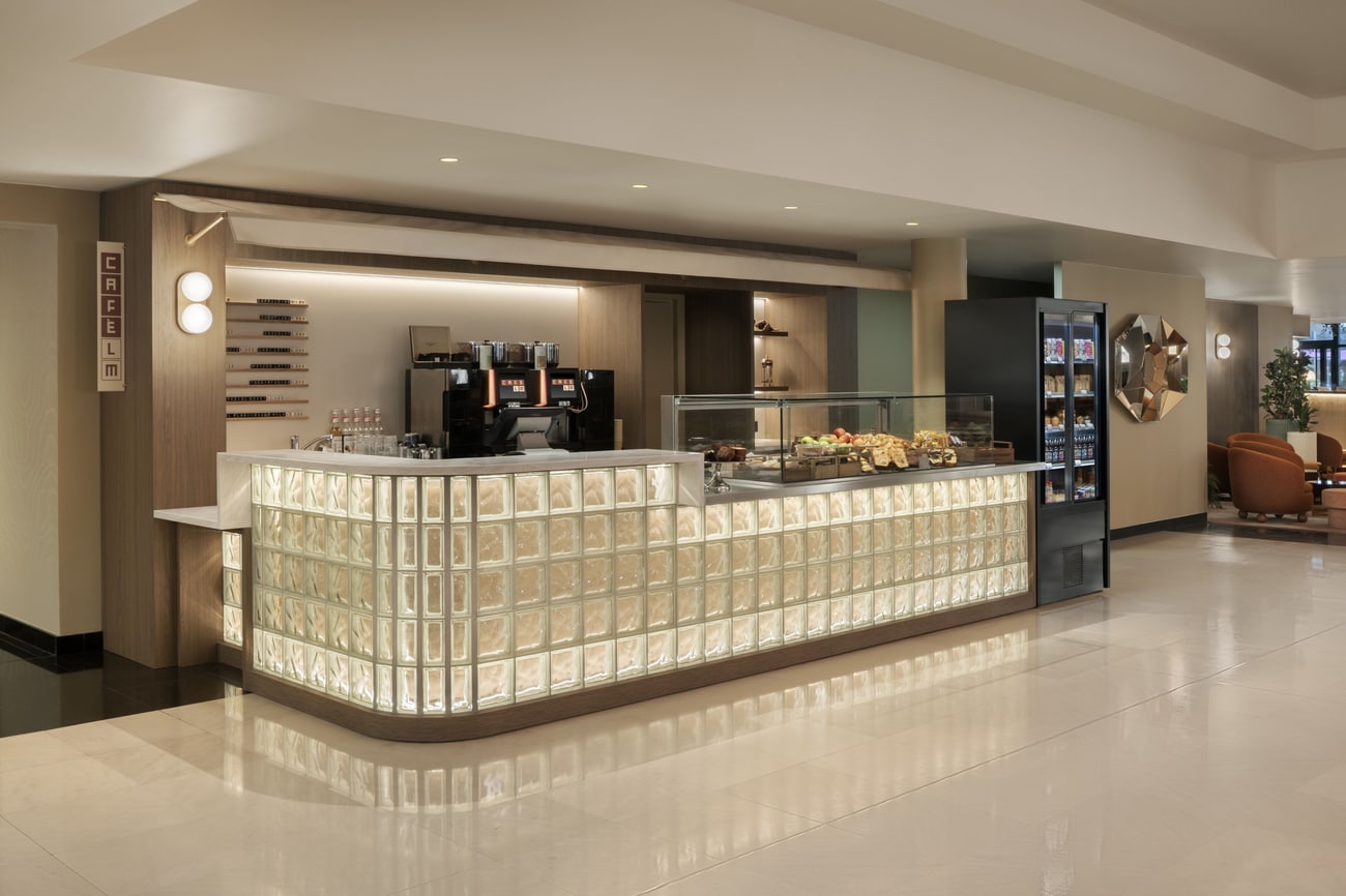 Café LM咖啡吧与即买即走展示柜