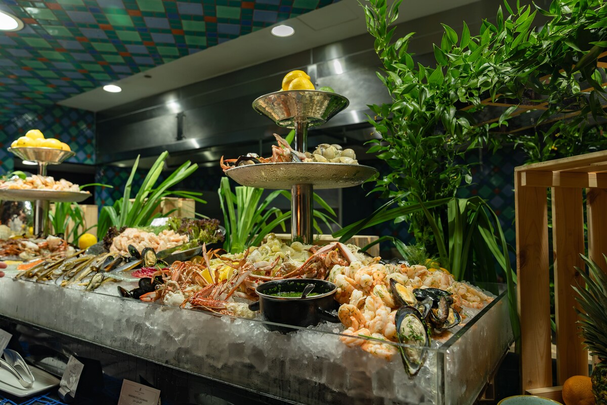 Seafood market with fresh seafood selections