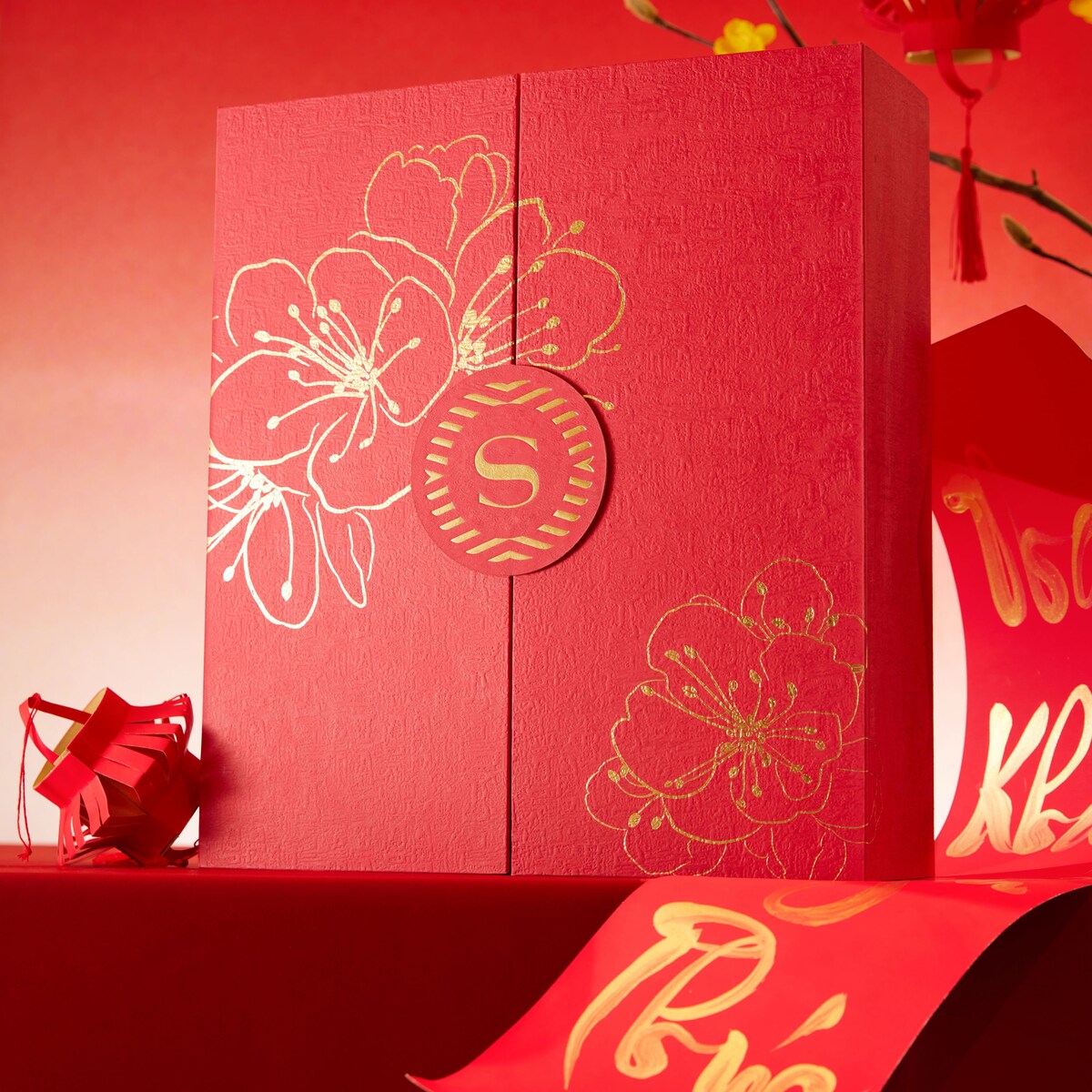 Outer design of Tet Hamper