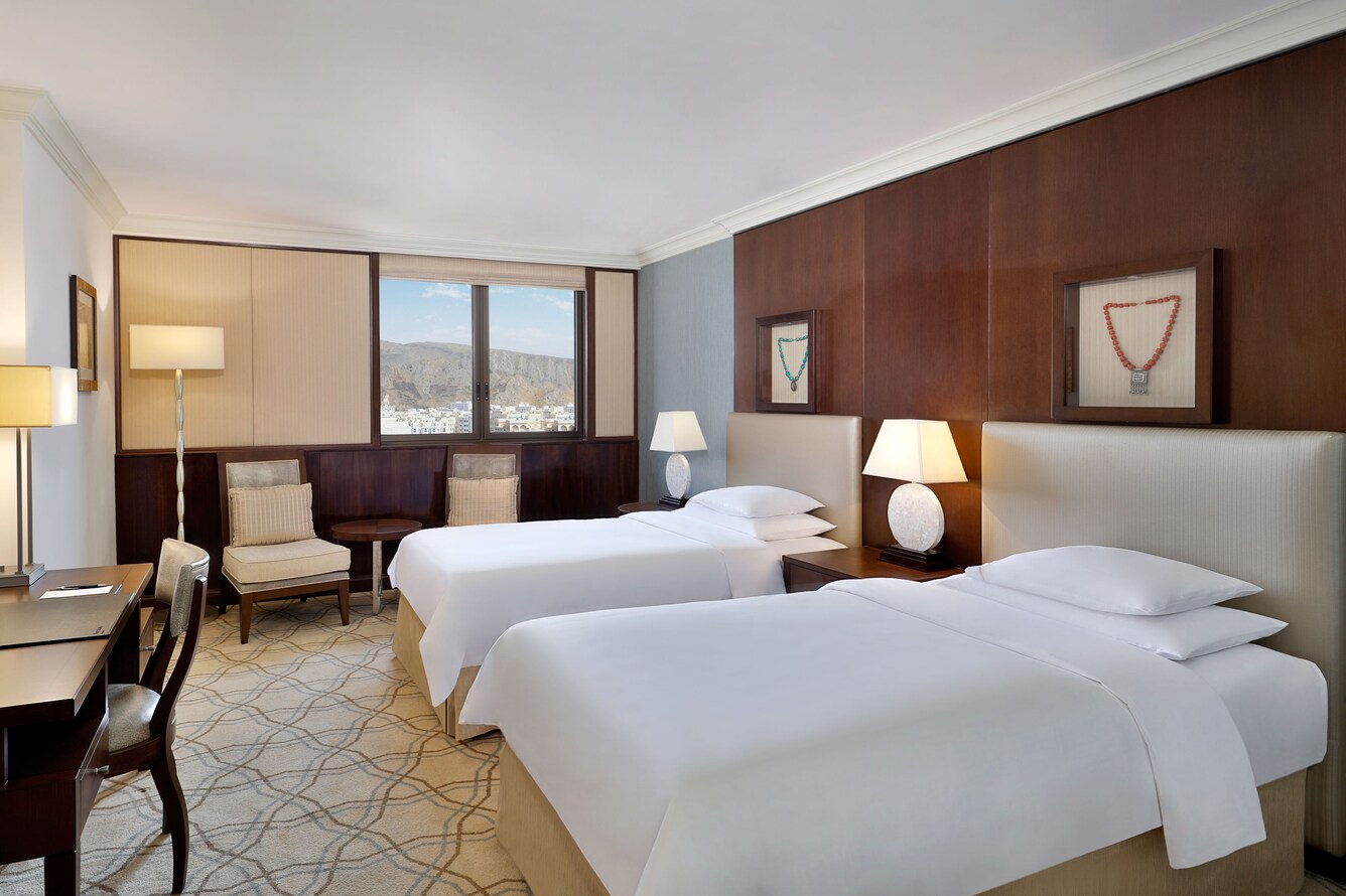 Twin/Twin Club Guest Room