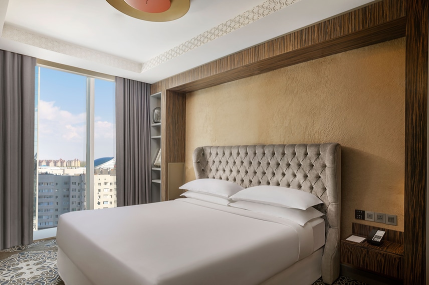 Sheraton Astana Hotel, Bedroom, Suite  