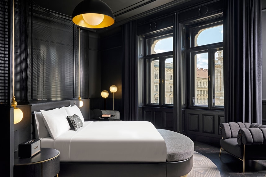 W Budapest Hotel, Extreme WOW Suite   