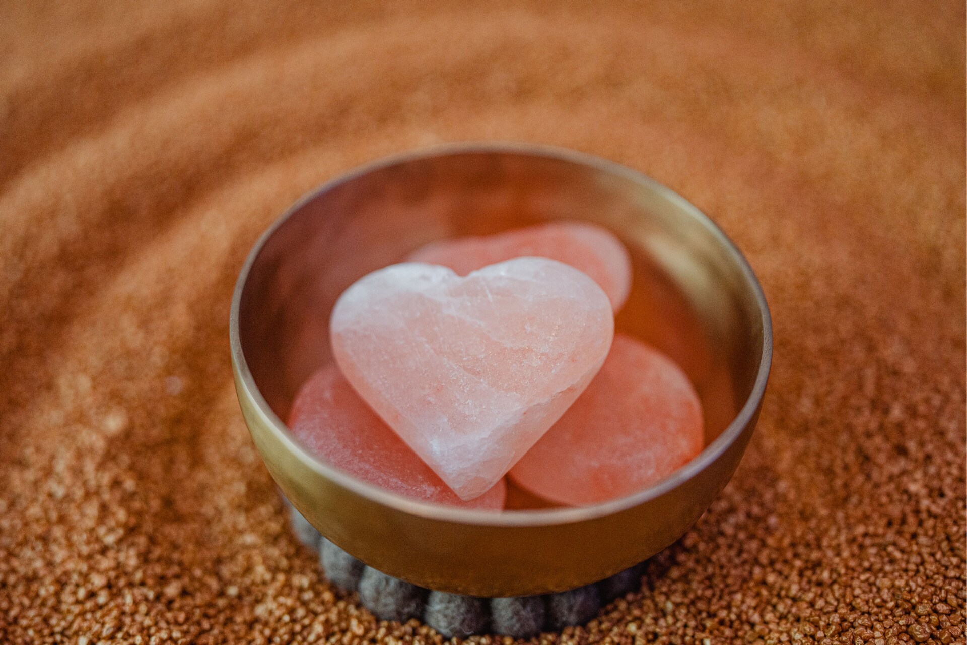 Pink hearts on the quarts bed in AWAY Spa