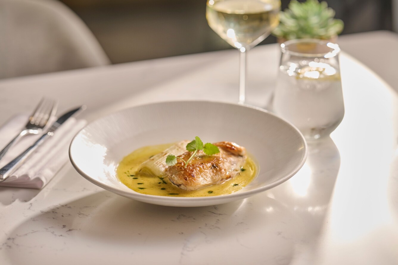 Salmon, fregola, water, white wine, cutlery